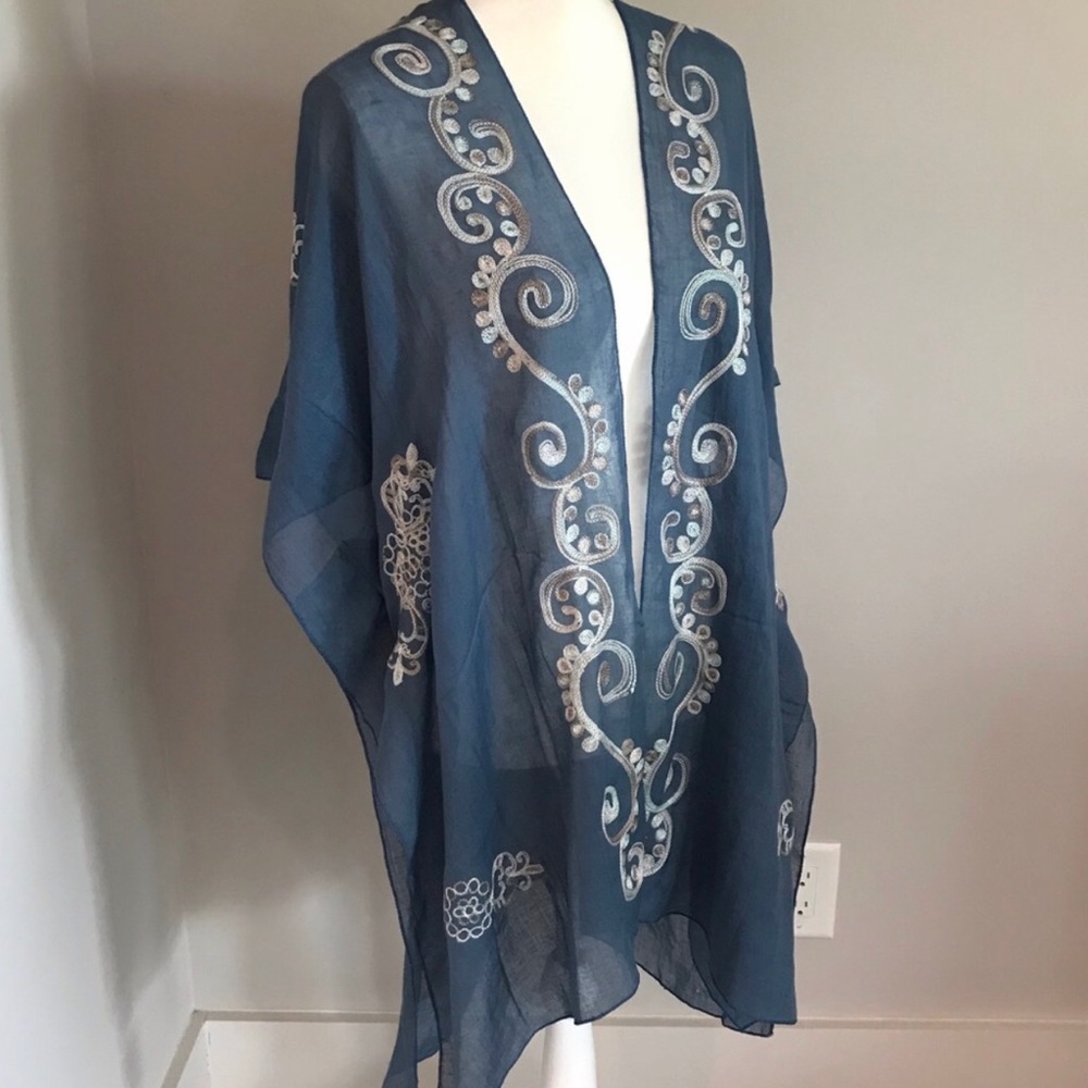Last 1! 🔥HP!!🔥 Blue with Silver/Blue Kimono - Picture 2 of 8